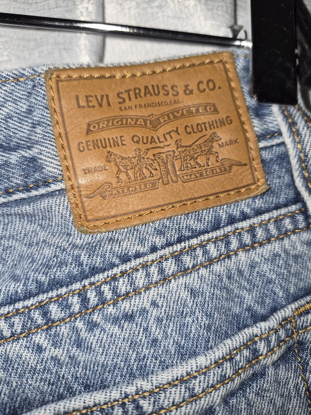Levi's With The Big E Womens Light Blue Denim Jeans - Classic Fit - Picture 4 of 7